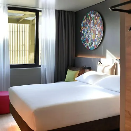 Hotell Moxy 3*