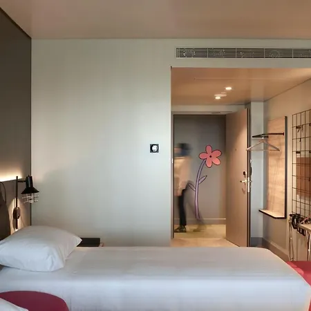 Moxy 3* Aten